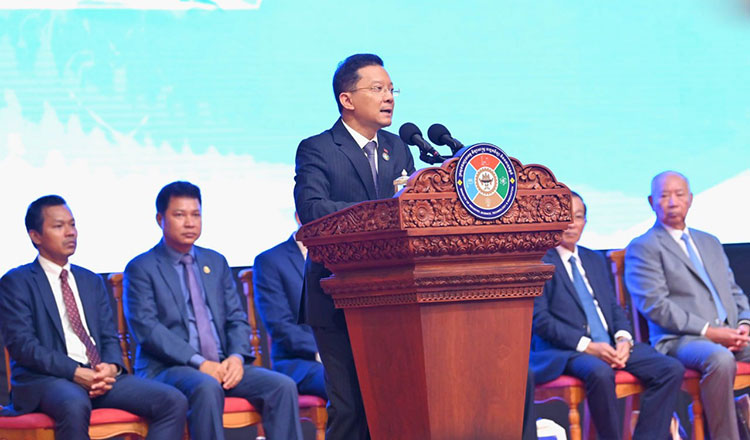 Industrial investment tops $25 billion despite dip in output value